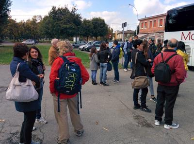 Il ritrovo prima della partenza - 2 Il ritrovo prima della partenza - 2